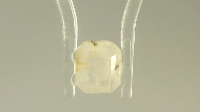 Burma Yellow Sapphire 1.96 Carat — video