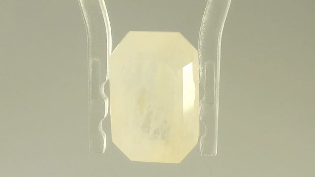 Srilankan Yellow Sapphire 6.49 Carat — video