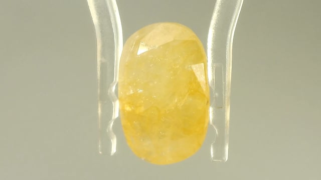 Burma Yellow Sapphire 7.2 Carat — video