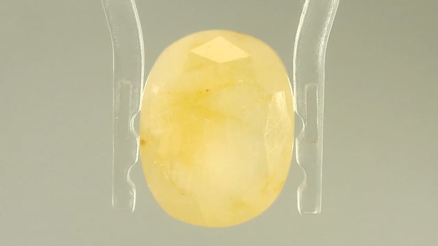Yellow Sapphire 7.57 Carat — video