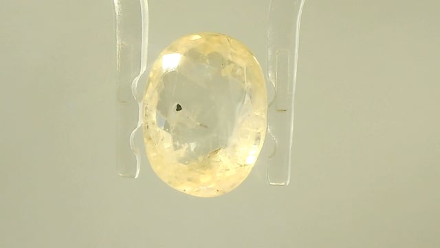 Srilankan Yellow Sapphire 3.77 Carats — video
