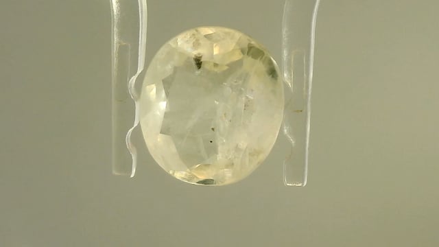 Srilankan Yellow Sapphire 4.57 Carats — video
