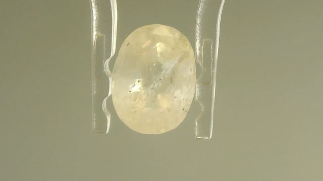 Srilankan Yellow Sapphire 4.3 Carats — video