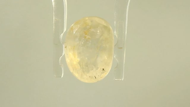 Srilankan Yellow Sapphire 4.47 Carats — video