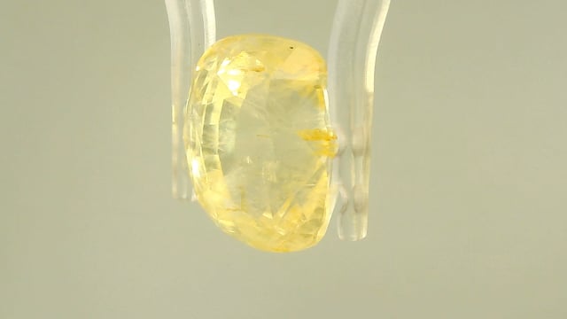 Srilankan Yellow Sapphire 15.26 Carats — video