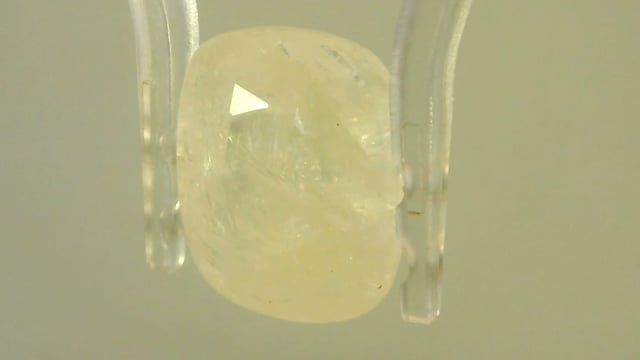 Srilankan Yellow Sapphire 8.49 Carats — video