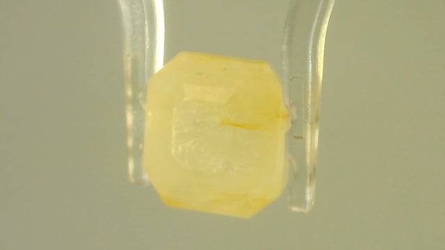 Srilankan Yellow Sapphire 8.76 Carats — video