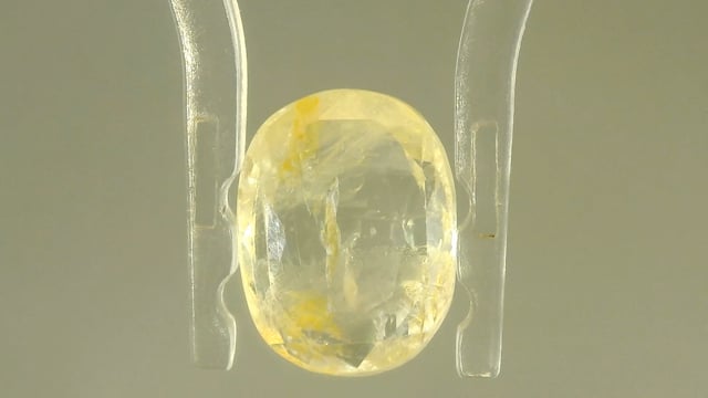 Srilankan Yellow Sapphire 3.78 Carats — video
