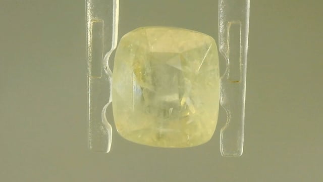 Srilankan Yellow Sapphire 3.79 Carats — video