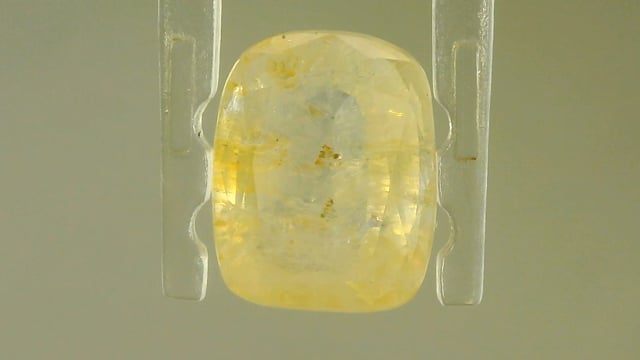 Srilankan Yellow Sapphire 3.73 Carats — video
