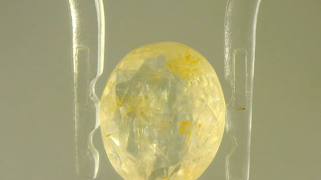 Srilankan Yellow Sapphire 3.38 Carats — video