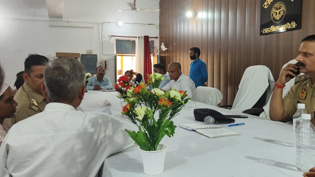 अमेठी तहसील में संपूर्ण समाधान दिवस का आयोजन किया गया आयोजित कार्यक्रम में उप जिलाधिकारी पंकज मिश्रा व C.O मनोज मिश्रा-