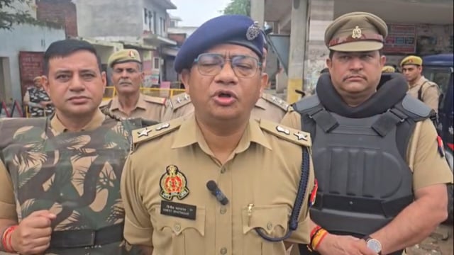 हापुड़ के बदनोली गांव में दो पक्षों में हुऐ विवाद में पुलिस कार्रवाई 
