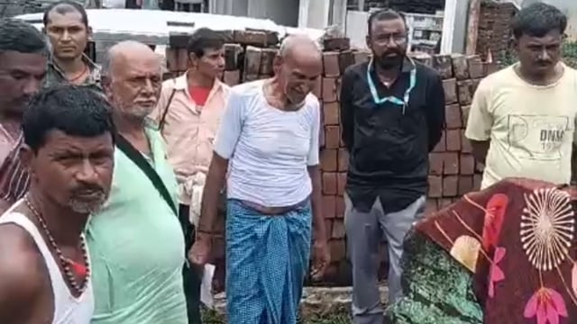 न्यायालय के आदेश पर 12 साल पुराने भूमि विवाद में मापी के बाद भू स्वामी को दिलाया कब्जा।