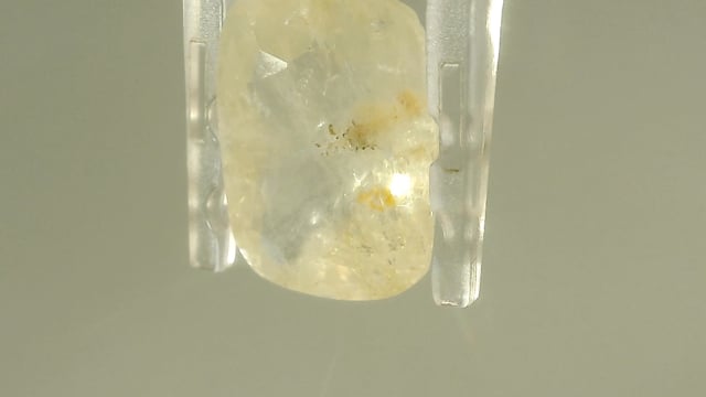 Srilankan Yellow Sapphire 5.46 Carats — video