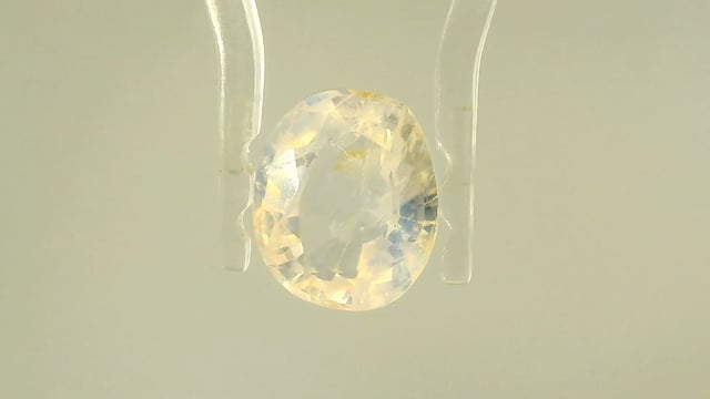 Srilankan Yellow Sapphire 5.21 Carats — video