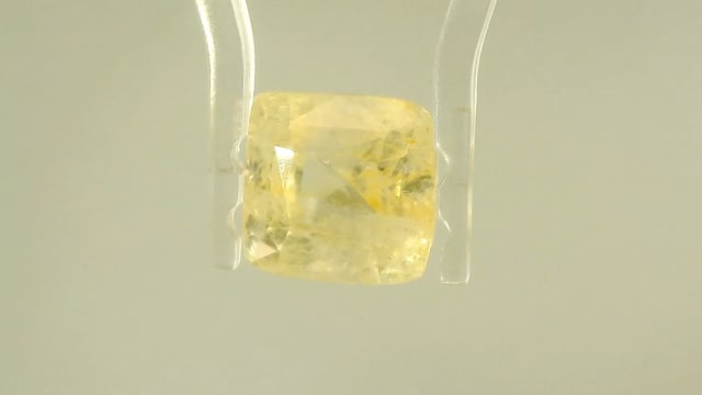 Srilankan Yellow Sapphire 8.500   Carats — video