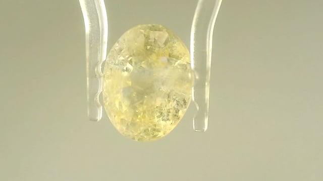 Srilankan Yellow Sapphire 9.6 Carats — video