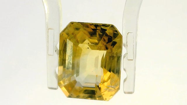 Srilankan Yellow Sapphire 5.95 Carats — video
