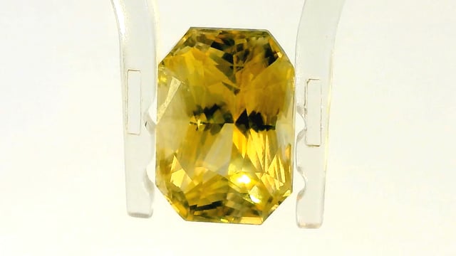 Srilankan Yellow Sapphire 5.86 Carats — video