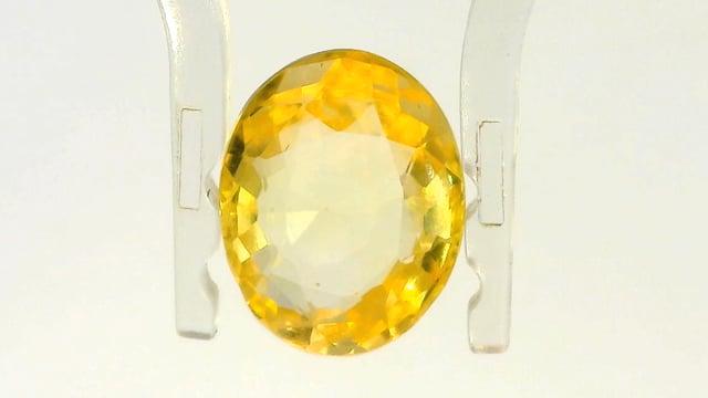 Srilankan Yellow Sapphire 5.04 Carats — video