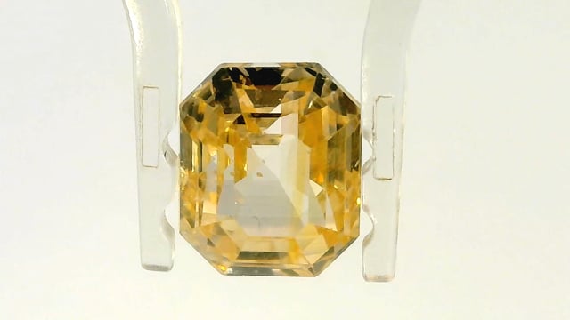 Srilankan Yellow Sapphire 6.13 Carats — video