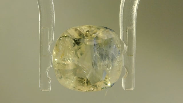 Srilankan Bi-color Sapphire 4.34  Carat — video