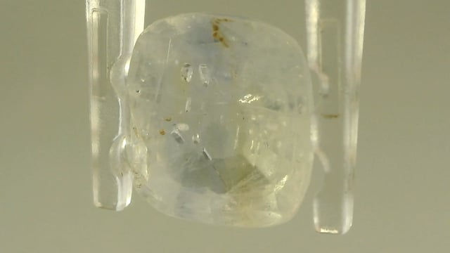 Srilankan Bi-color Sapphire 4.17 Carat — video