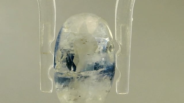 Srilankan Bi-color Sapphire 5.11 Carat — video