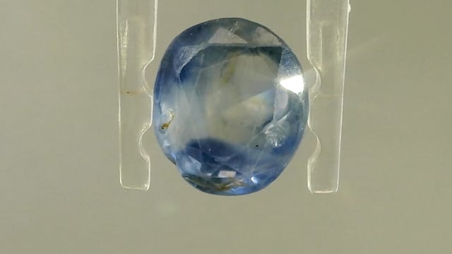 Srilankan Bi-color Sapphire 3.51 Carat — video