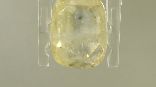 Srilankan Bi-color Sapphire 6.4 Carat — video