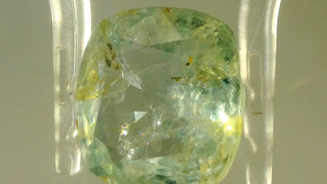 Srilankan Bi-Colour Sapphire 9.65 Carats — video