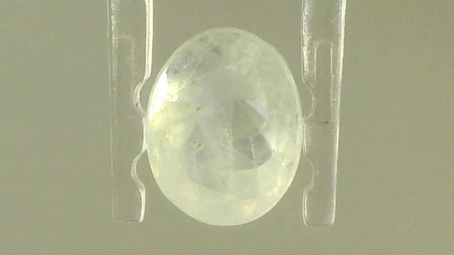 Srilankan Bi-Colour Sapphire 3.48 Carats — video