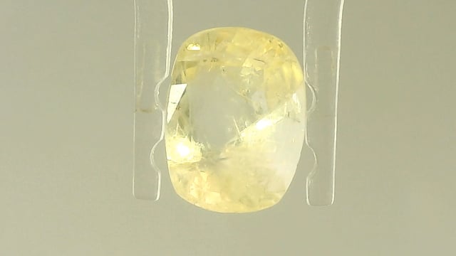 Srilankan Yellow Sapphire 3.75 Carat — video