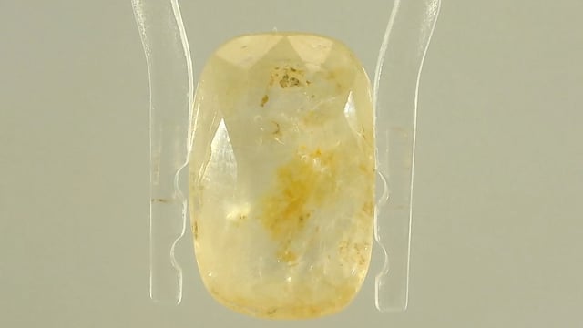 Srilankan Yellow Sapphire 7.77 Carat — video