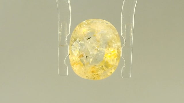 Srilankan Yellow Sapphire 4.15 Carat — video