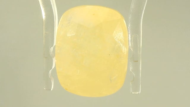 Srilankan Yellow Sapphire 12.15 Carats — video