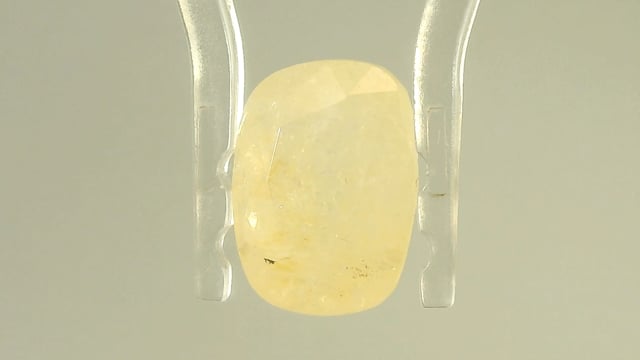 Srilankan Yellow Sapphire 6.9 Carats — video