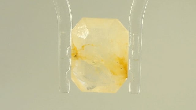 Burma Yellow Sapphire 4.87 Carats — video