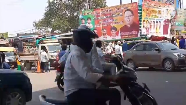 आगरा रामबाग चौराहे पर ट्रैफिक व्यवस्था के मध्य नगर रखते हुए साई जयशंकर यादव होमगार्ड प्रेमचंद बने हीरो ड्यूटी करते हुए