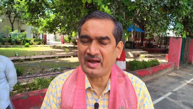 *पोषण के प्रति जागरूकता का संदेश लेकर निकली रैली, 9वें राष्ट्रीय पोषण माह का शुभारंभ*

मथुरा। जिले में 9वें राष्ट्रीय पोषण माह का शुभारंभ बुधवार को किया गया। कलेक्ट्रेट सभागार से बाल विकास विभाग के तत्वावधान में आंगनबाड़ी कार्यकत्रियों एवं सहायिकाओं ने पोषण रैली निकाली। विधायक बल्देव पूरन प्रकाश और जिलाधिकारी चंद्र प्रकाश सिंह ने हरी झंडी दिखाकर रैली को रवाना किया।