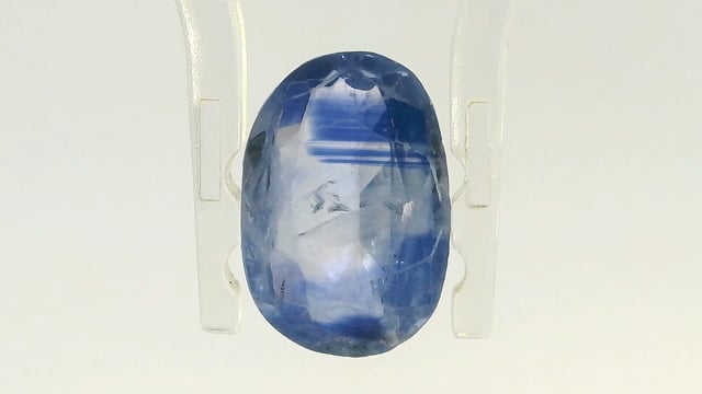 Srilankan Blue Sapphire 3.19 Carat — video