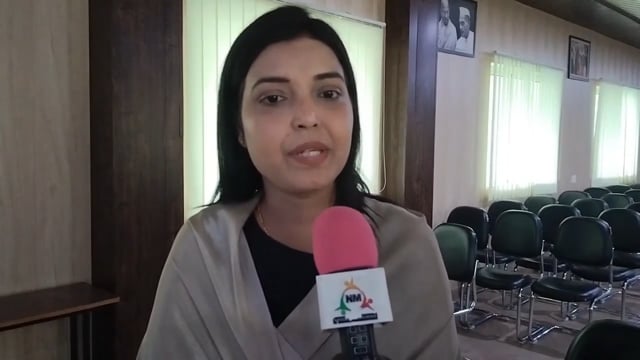 मुखिया आश्रम शाहजहांपुर आत्महत्या रोकने के लिए बच्चों को सेमिनार में बताया है