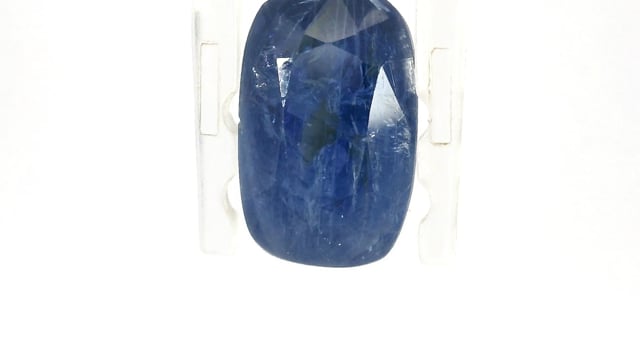 Srilankan Neelam 4.23 Carats — video
