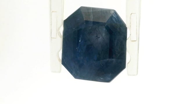 Srilankan Neelam 6.09 Carats — video