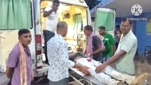 यात्री बस की टक्कर से बाइक चालक गंभीर रूप से घायल , बांका रेफर।