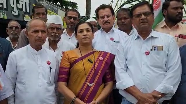 तिवटग्याळ पाटी येथे शेतकरी संघटनेचा भव्य रास्ता रोको आंदोलन