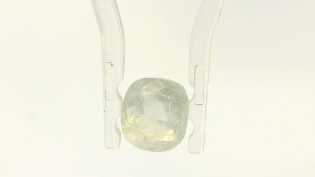 Srilankan White Sapphire 2.41Carat — video