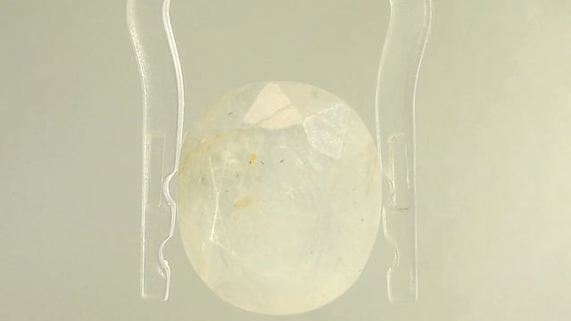 White Sapphire 6.84 Carat — video