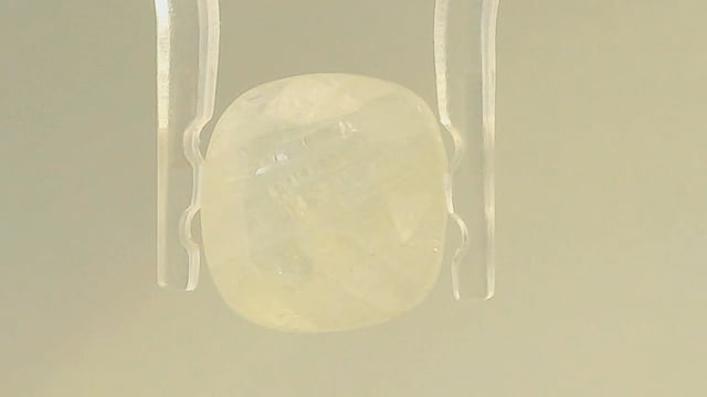 Srilankan White Sapphire 5.89 Carat — video